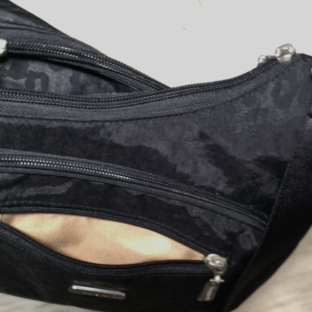 Black Baggalini Crossover with Zippers and Magnetic Closure Leopard Print - Picture 4 of 16